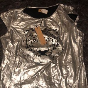 Sliver lion head tunic